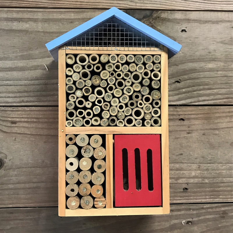 Load image into Gallery viewer, Better Gardens Multi-Chamber Beneficial Insect House mounted on fence